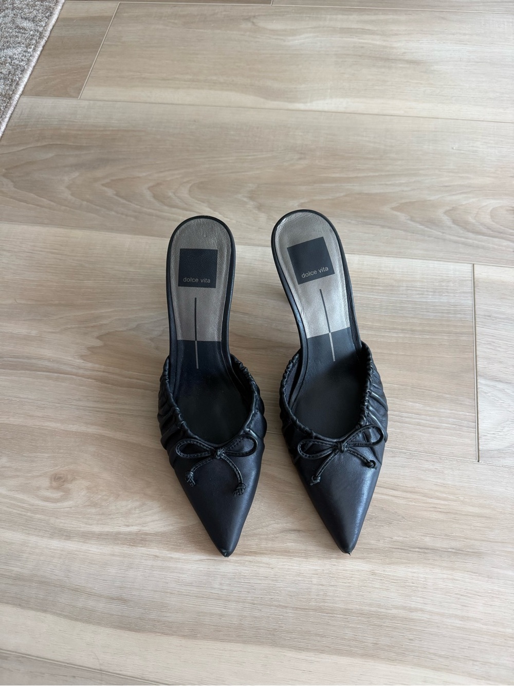 Dolce Vita Black Ruched Pointed-Toe Mule Heels - Picture 2 of 5